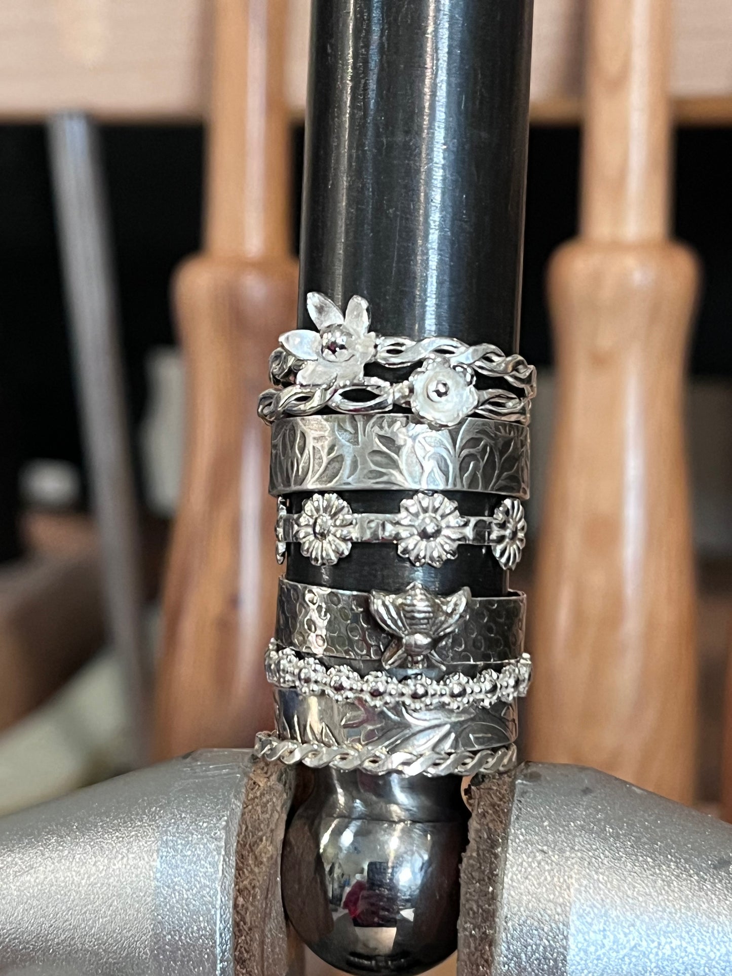 Button Bloom Twisted Band Ring