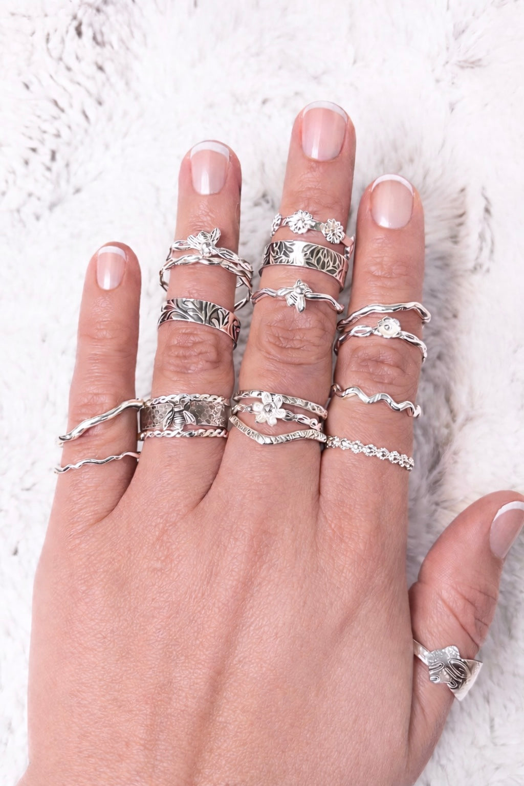 Bee Line Stack Set